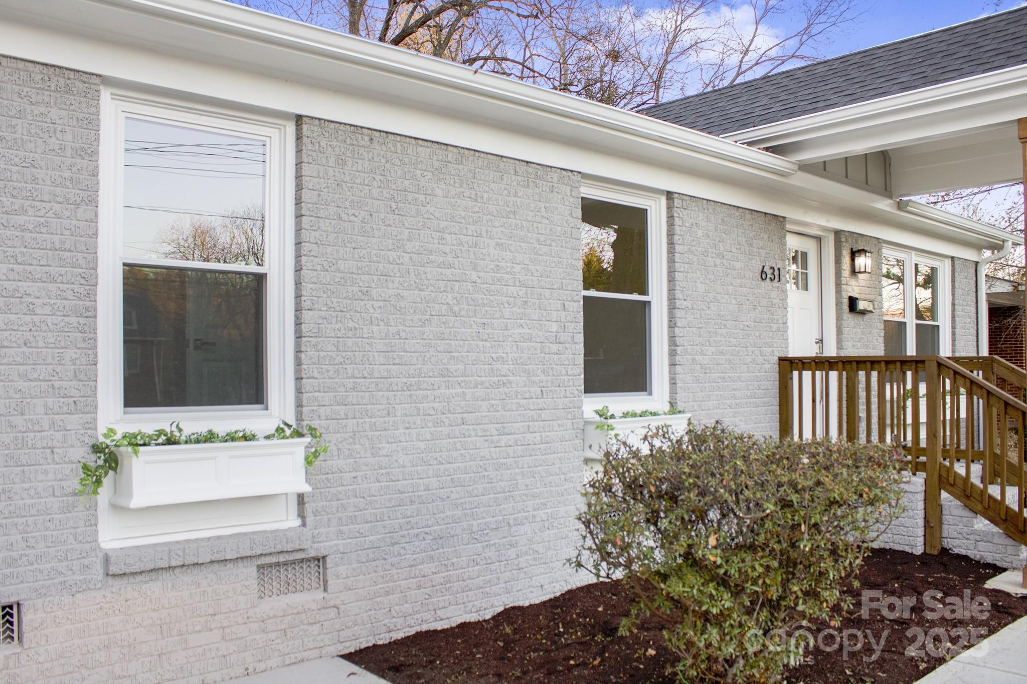 631 West Craighead Road Charlotte, NC 28206 - Photo 2 of 17 Gallery Image 2