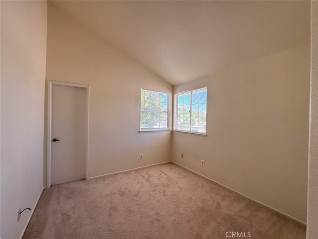 31585 Corte Salinas Temecula, CA 92592 - Photo 28 of 42 an empty room with windows