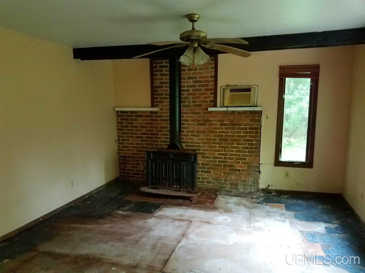 1714 Co Road Florence, WI 54121 - Photo 5 of 7