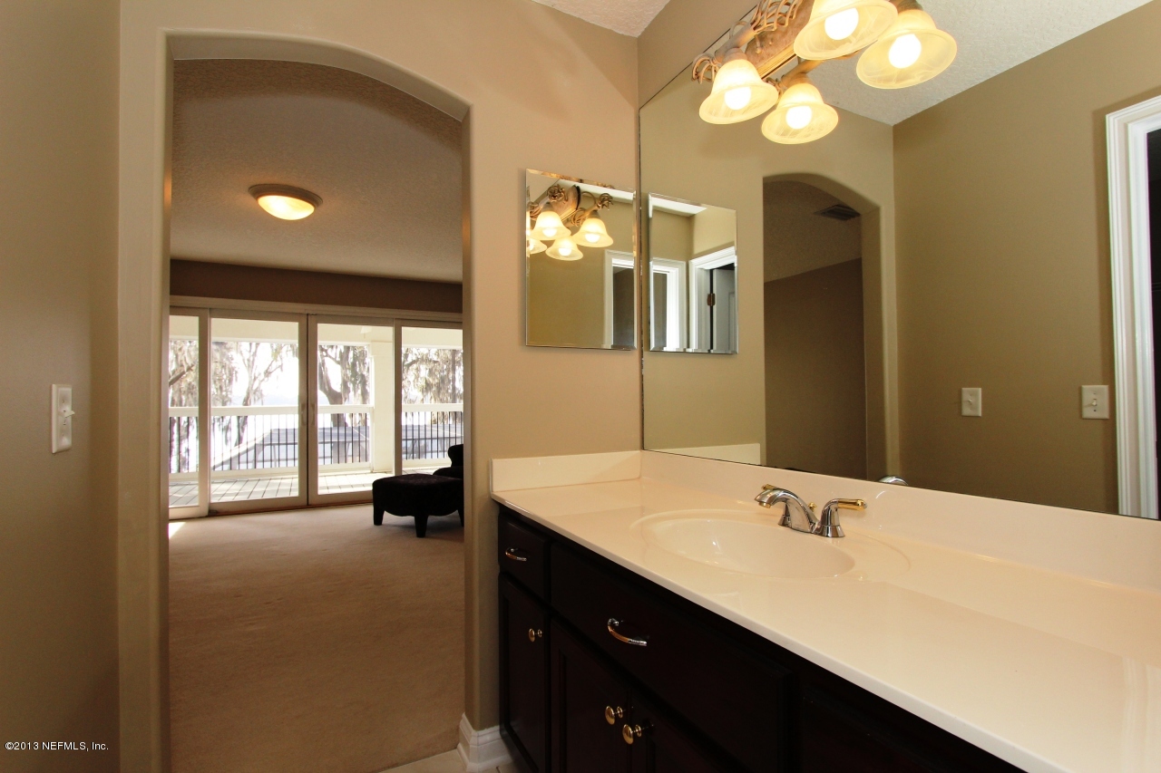 2932 Magnolia Road Orange Park, FL 32065 - Photo 40 of 109 Jack & Jill Bathroom