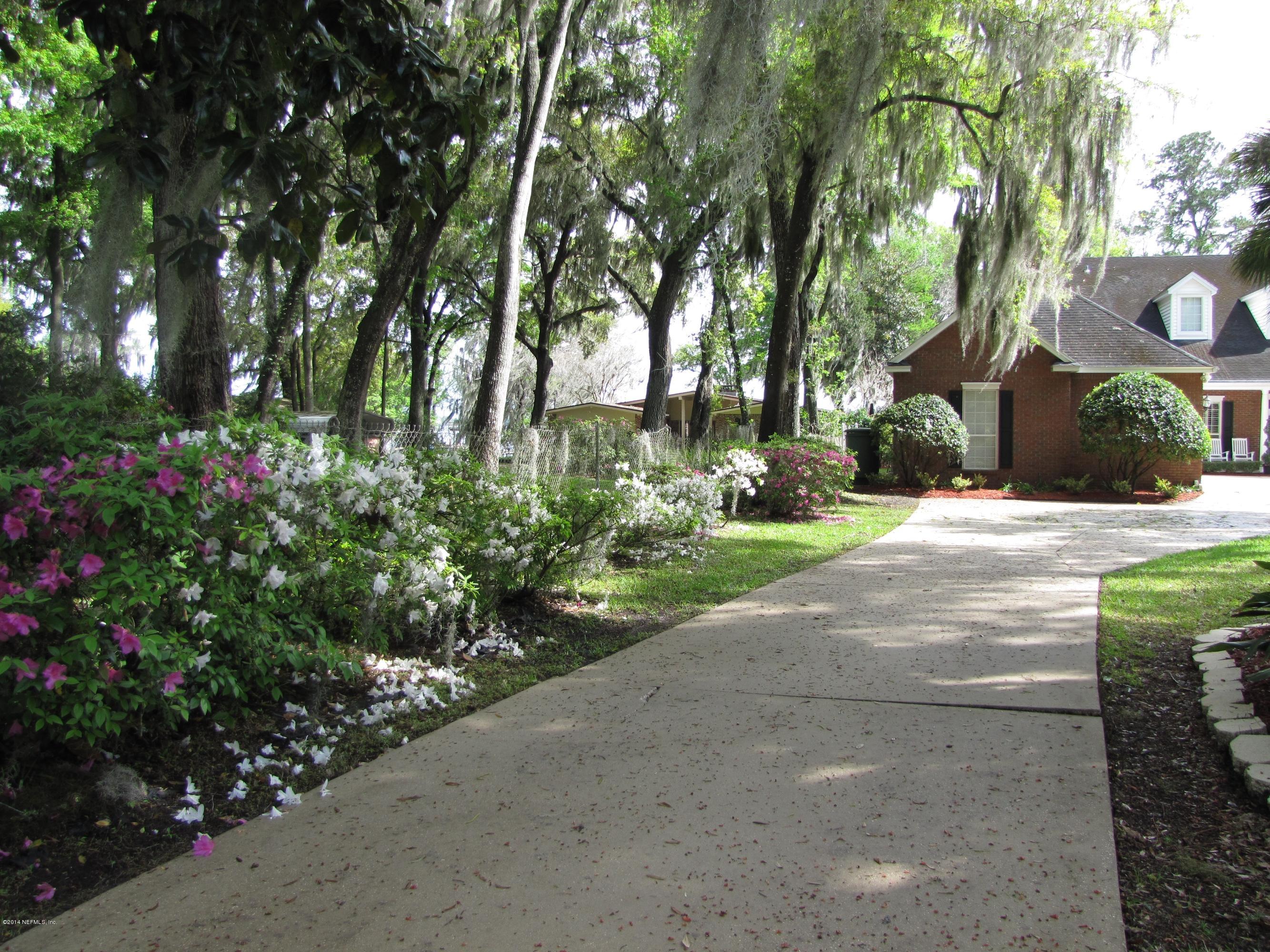 2932 Magnolia Road Orange Park, FL 32065 - Photo 7 of 109 Driveway