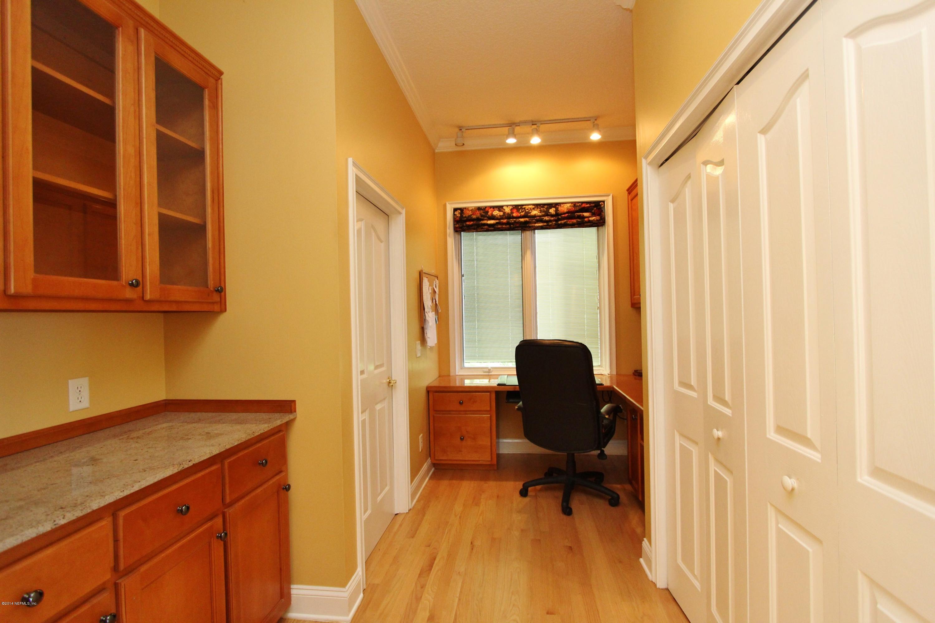 2932 Magnolia Road Orange Park, FL 32065 - Photo 85 of 109 Butler's Pantry and Built in Desk