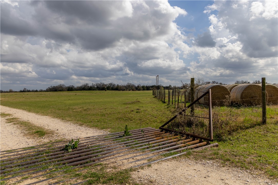 10100 Ferrill Creek Road Bryan, TX 77808 - Photo 10 of 20 a view of a terrace