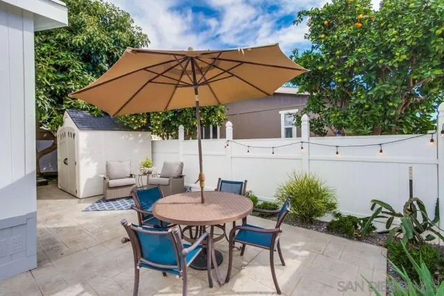 a view of a tennis court