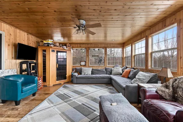 $749,900 | W9041 Airport Road, Crivitz, WI 54114
