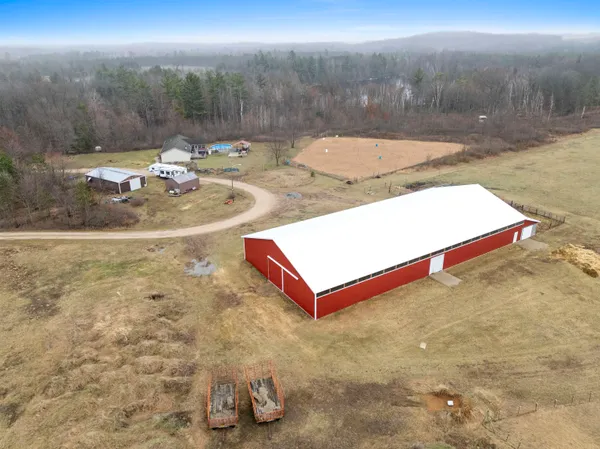 $749,900 | W9041 Airport Road, Crivitz, WI 54114