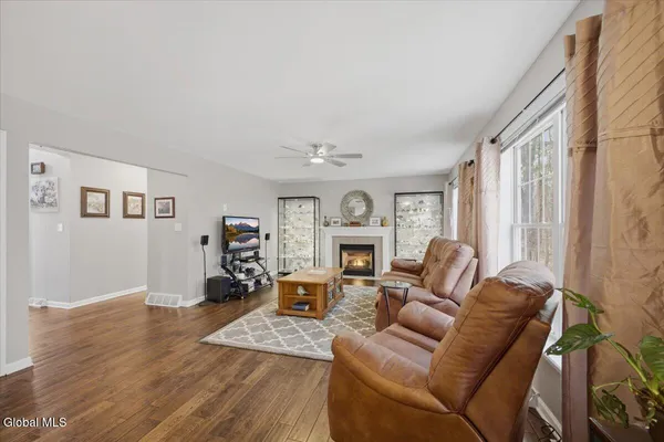 $599,000 | 8 Cathywood Court, Clifton Park, NY 12065