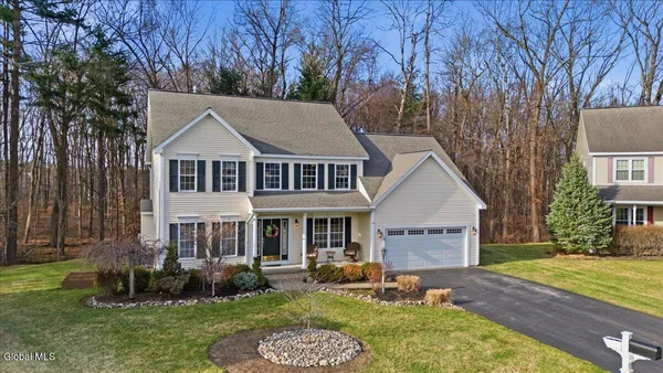 $599,000 | 8 Cathywood Court, Clifton Park, NY 12065