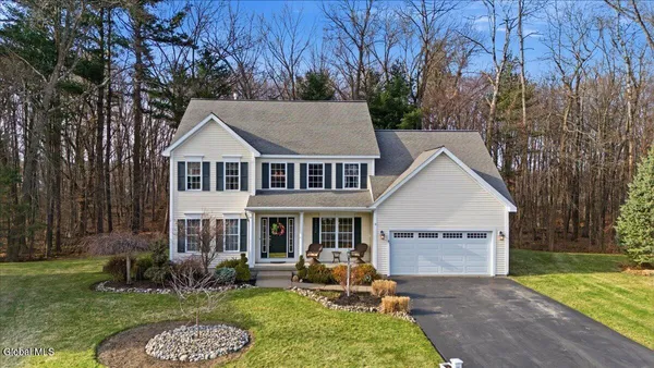 $599,000 | 8 Cathywood Court, Clifton Park, NY 12065