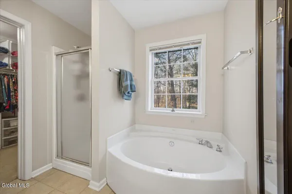 $599,000 | 8 Cathywood Court, Clifton Park, NY 12065