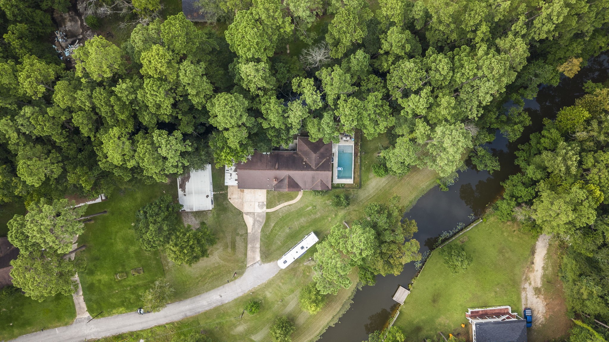 910 Imperial Lane Houston, TX 77336 - Photo 25 of 26 an aerial view of a house with a yard