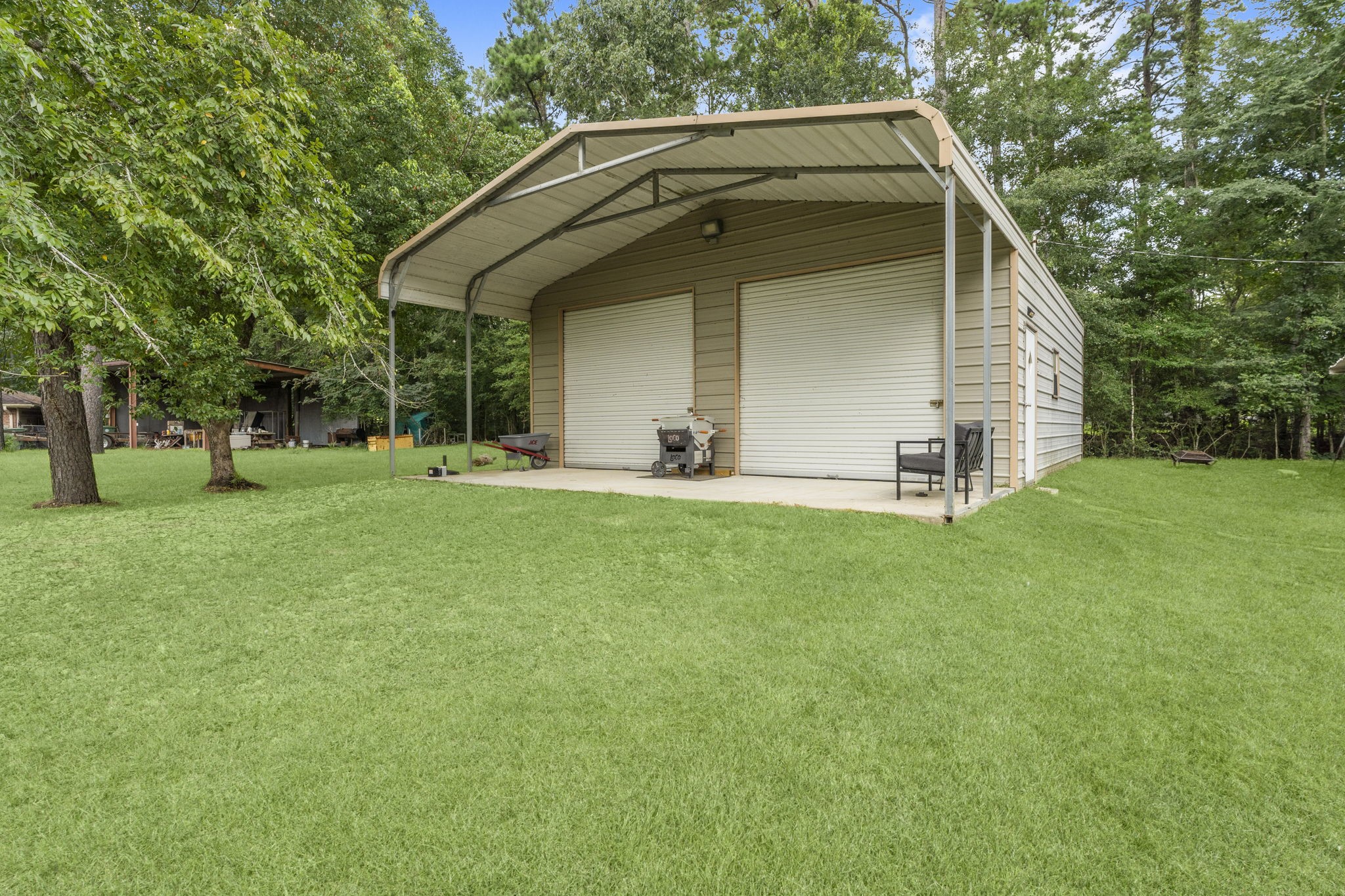 910 Imperial Lane Houston, TX 77336 - Photo 5 of 26 a view of a house with a yard