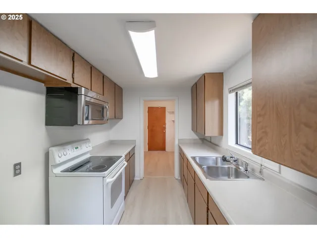 $319,000 | 875 South 5th Street, Lebanon, OR 97355