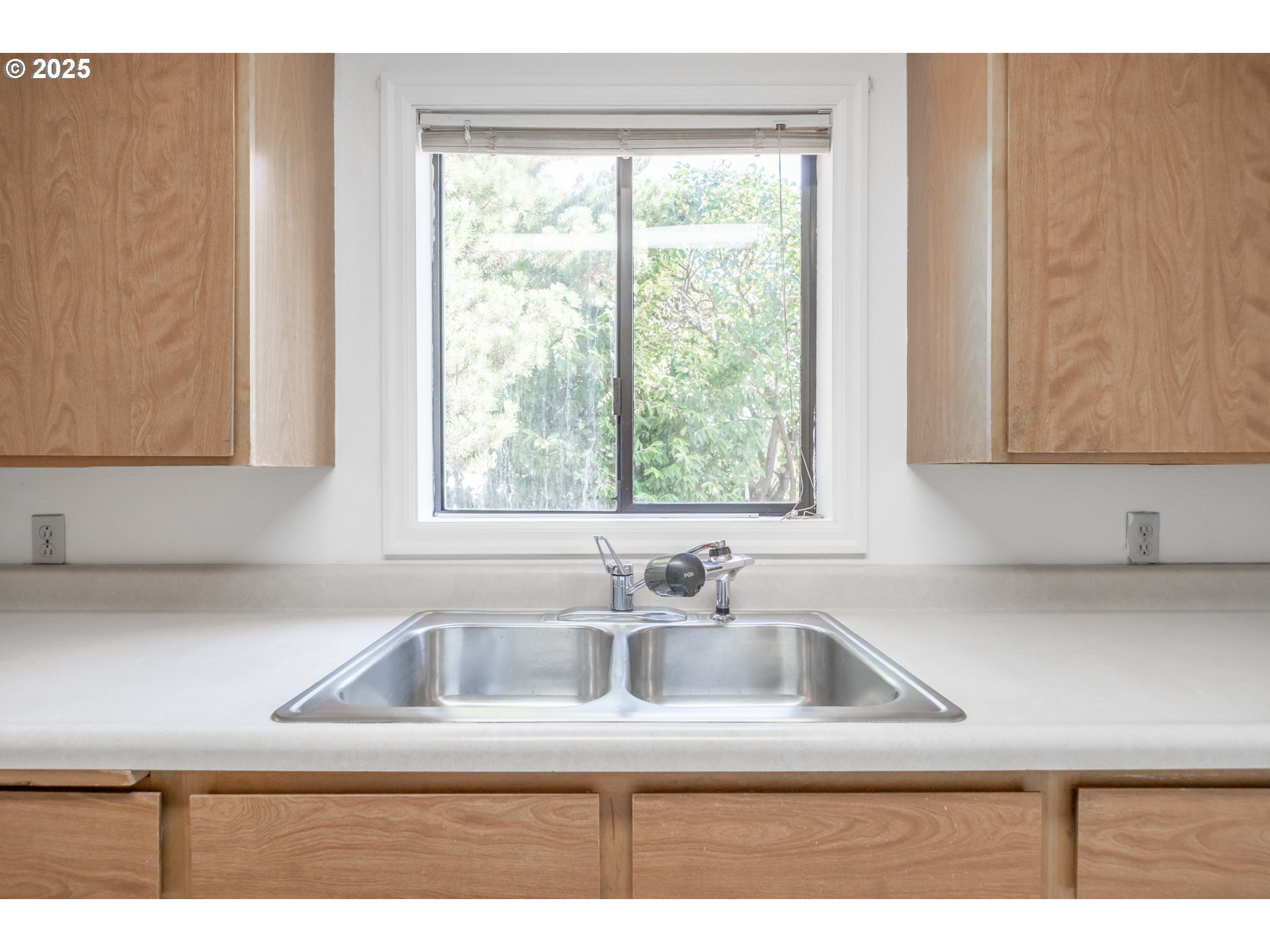 875 South 5th Street Lebanon, OR 97355 - Photo 13 of 35