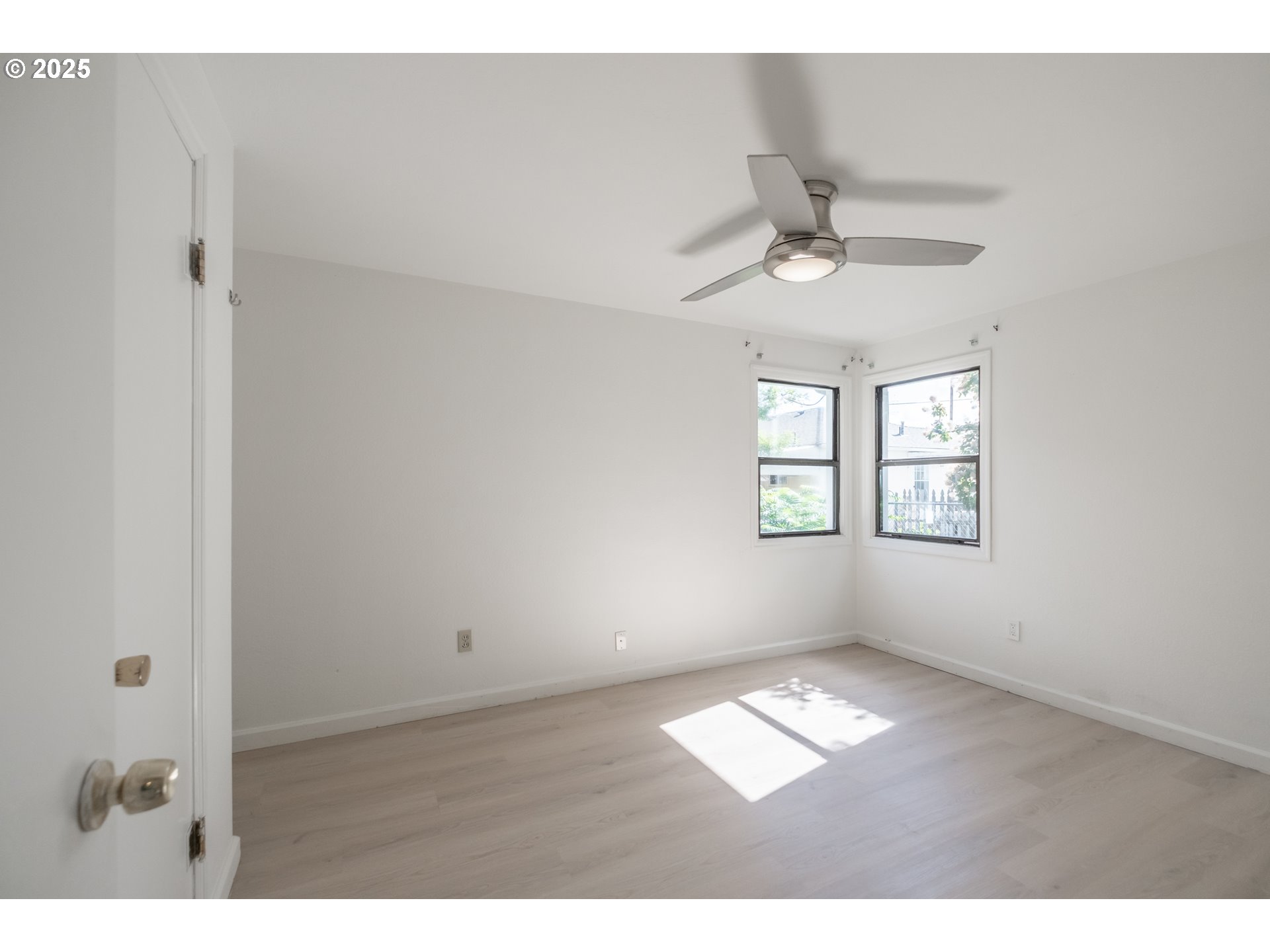 875 South 5th Street Lebanon, OR 97355 - Photo 16 of 35