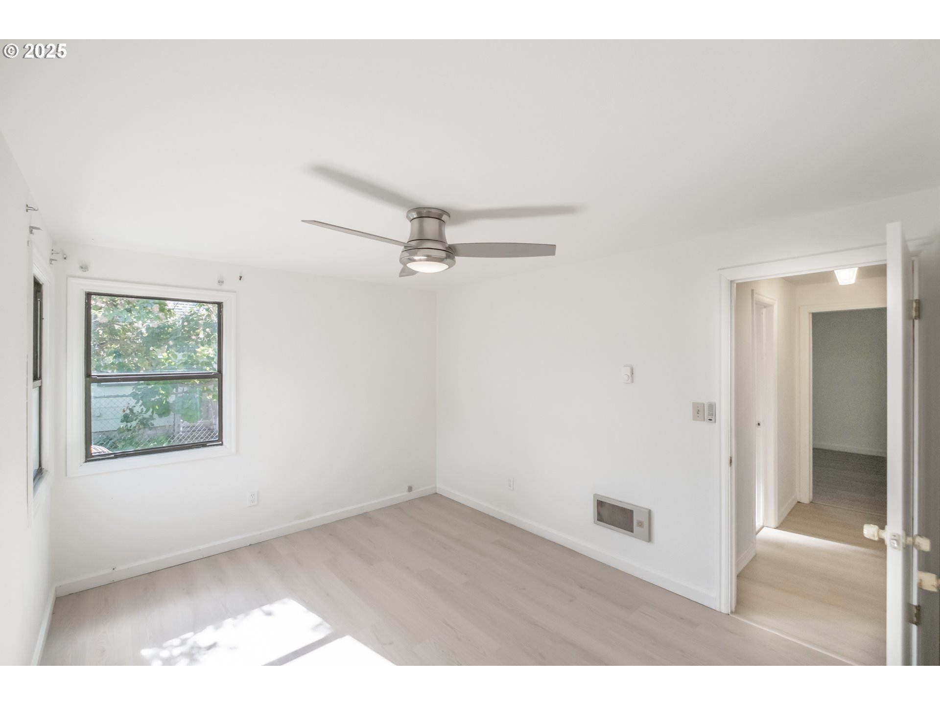 875 South 5th Street Lebanon, OR 97355 - Photo 17 of 35