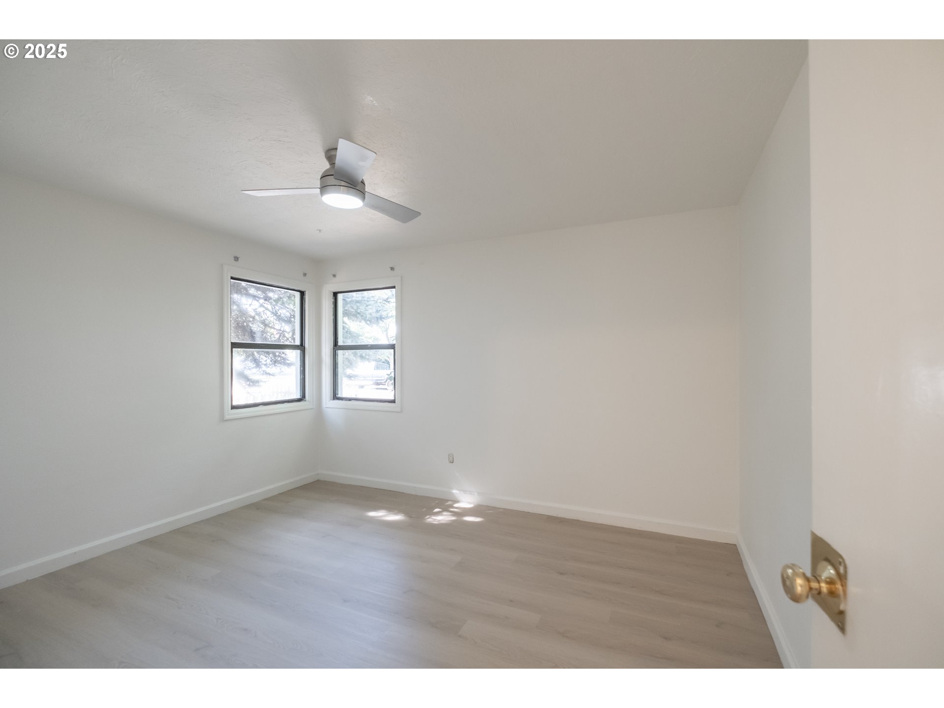 875 South 5th Street Lebanon, OR 97355 - Photo 20 of 35