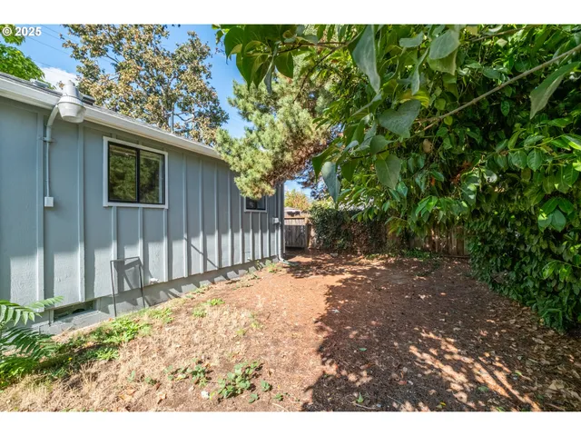 $319,000 | 875 South 5th Street, Lebanon, OR 97355