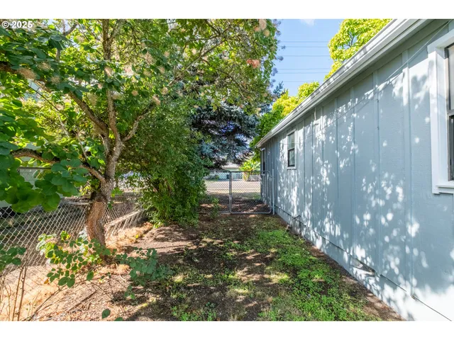 $319,000 | 875 South 5th Street, Lebanon, OR 97355