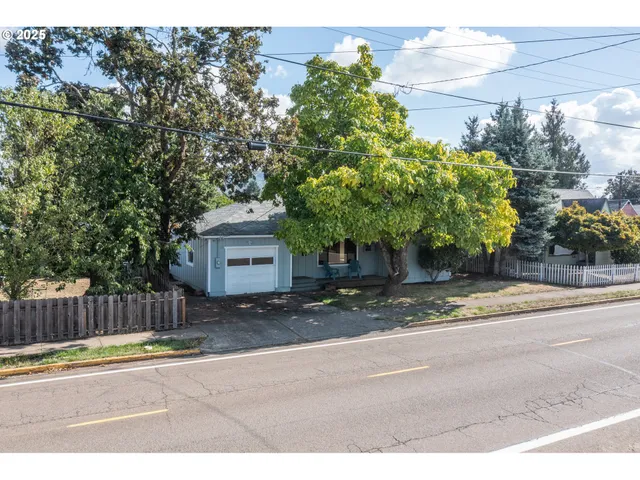 $319,000 | 875 South 5th Street, Lebanon, OR 97355