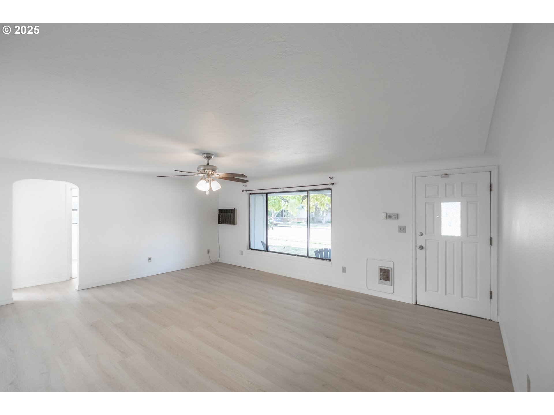 875 South 5th Street Lebanon, OR 97355 - Photo 6 of 35