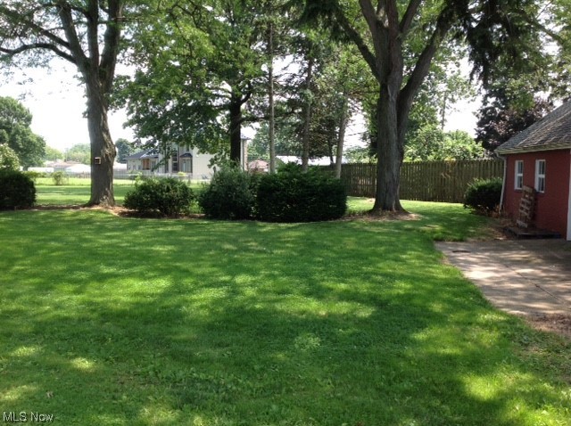 4601 Grayton Road Cleveland, OH 44135 - Photo 27 of 31 View of landscaped back yard