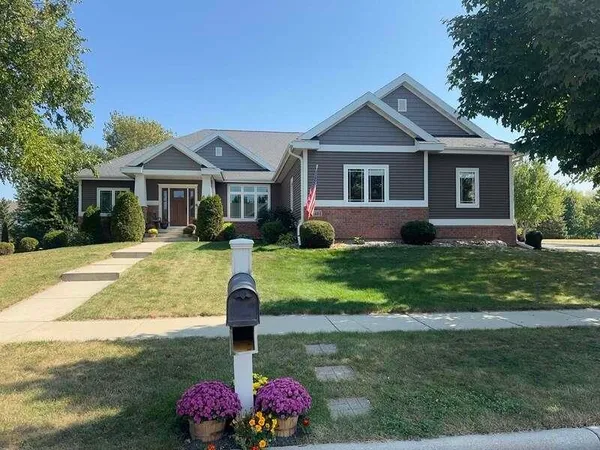 $1,019,900 | 1401 Blue Ridge Trail, Waunakee, WI 53597