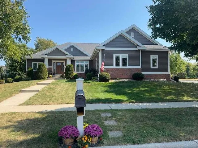 $1,019,900 | 1401 Blue Ridge Trail, Waunakee, WI 53597