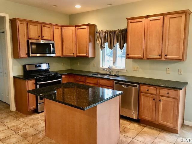 3628 Rip Court Slatington, PA 18080 - Photo 5 of 34 Gallery Image 5