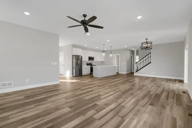 $839,900 | 635 Parkside Court, Eagan, MN 55123