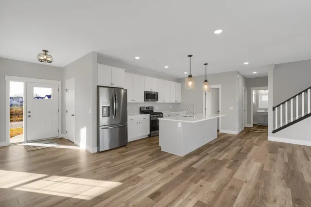 $839,900 | 635 Parkside Court, Eagan, MN 55123