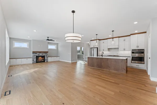 $839,900 | 635 Parkside Court, Eagan, MN 55123