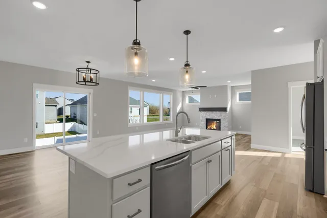 $839,900 | 635 Parkside Court, Eagan, MN 55123