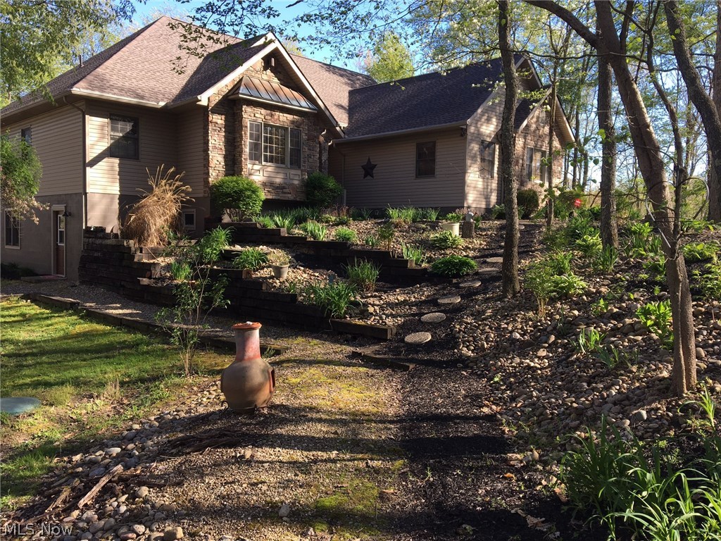 10055 Dunlap Road Cambridge, OH 43725 - Photo 25 of 28 Side view