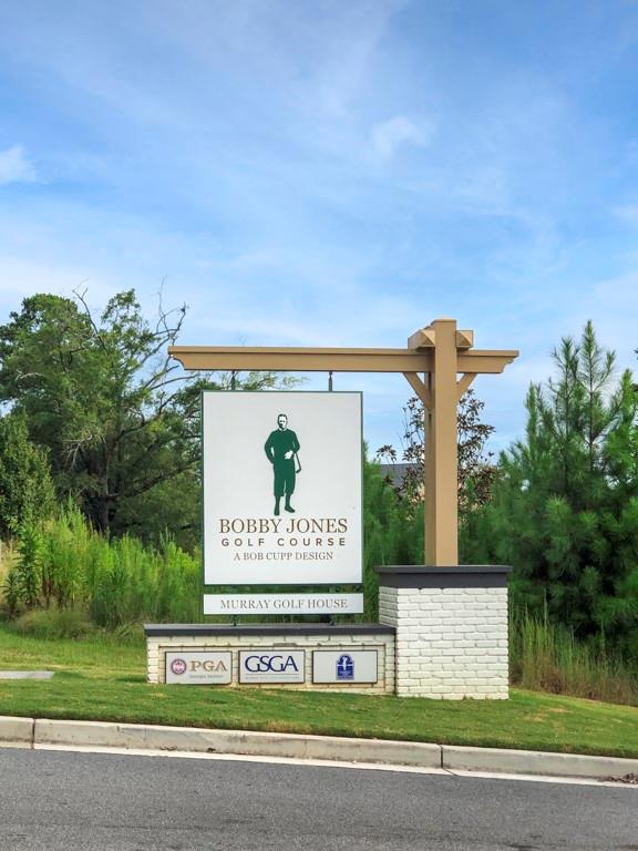 2059 Howell Mill Road Northwest Atlanta, GA 30318 - Photo 28 of 28 a view of a sign board