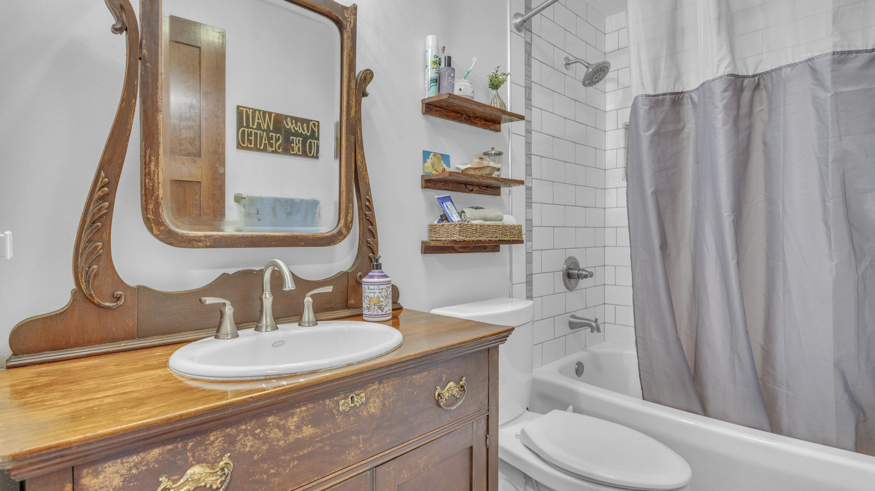 707 Goldfinch Lane Howards Grove, WI 53083 - Photo 14 of 27 Bathroom main