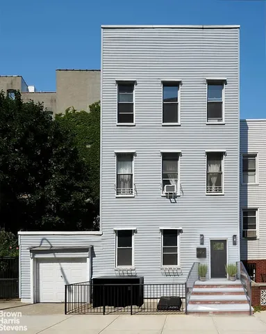 $2,850,000 | 317 Manhattan Avenue | Williamsburg