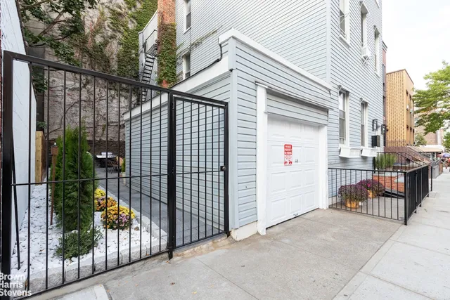 $2,850,000 | 317 Manhattan Avenue | Williamsburg