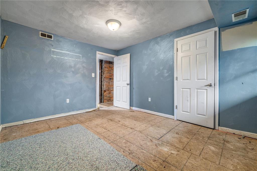 10 Welsh Way Pittsburgh, PA 15203 - Photo 11 of 46 a view of an empty room