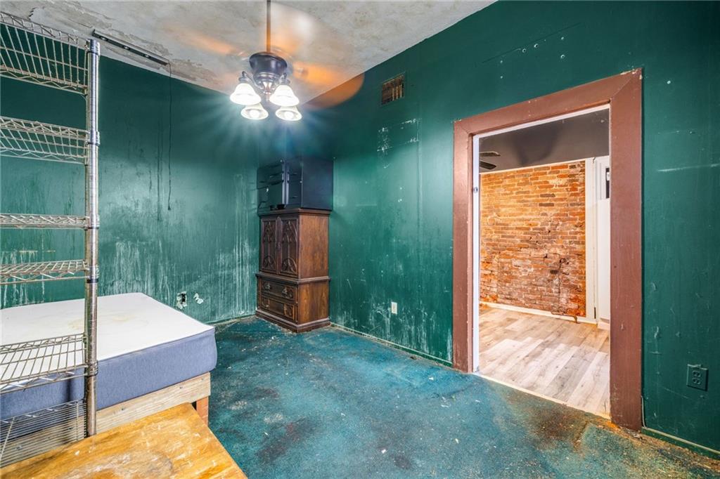 10 Welsh Way Pittsburgh, PA 15203 - Photo 33 of 46 a room with a door and balcony