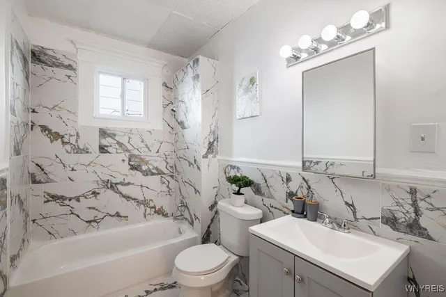 $1,400 | 166 Grey Street, Buffalo, NY 14211