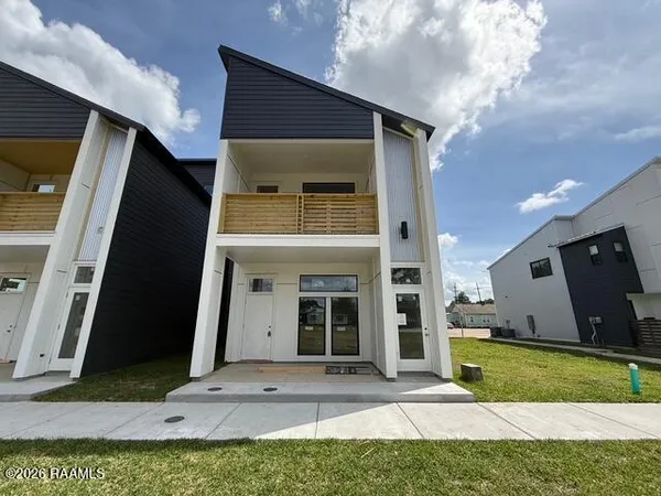 $2,500 | 1120 South Washington Street, Unit A, Lafayette, LA 70501