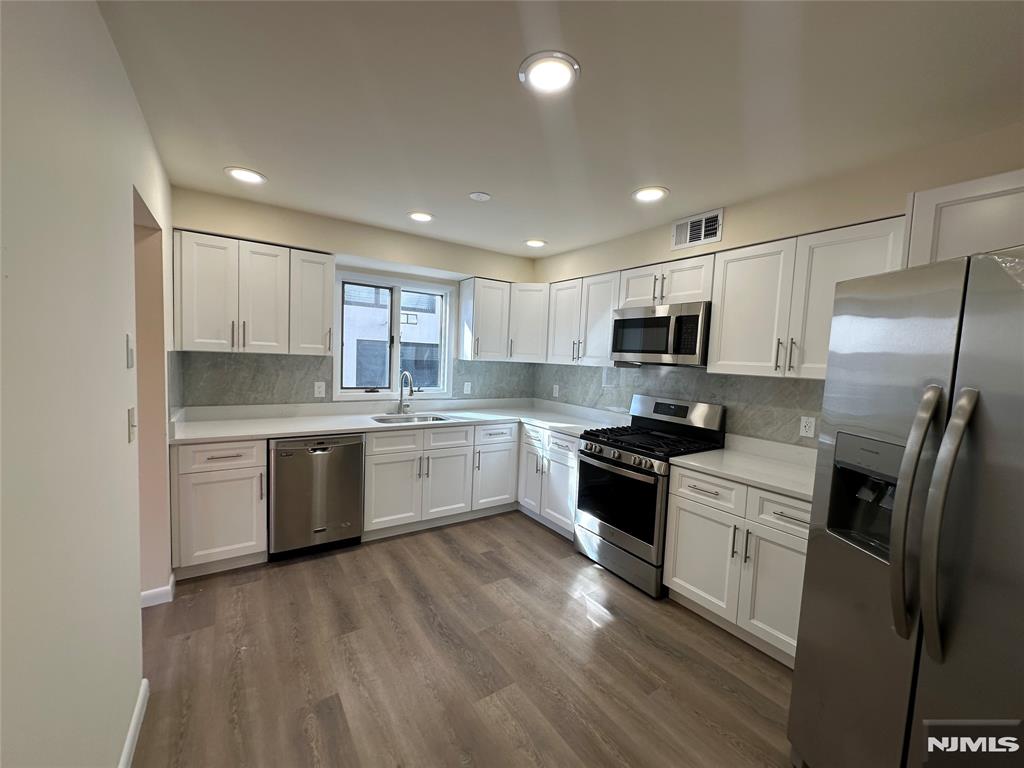 407 Jane Street, Unit 1 Fort Lee, NJ 07024 - Photo 6 of 23