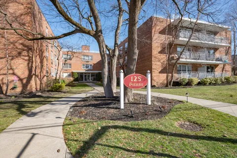 $545,000 | 125 Main Street, Unit 2D, Port Washington, NY 11050