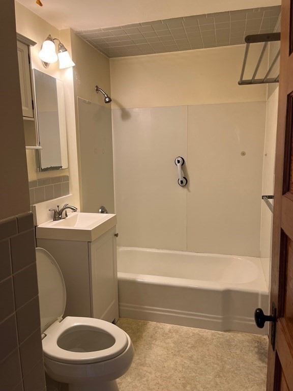19 Tatman Street Worcester, MA 01607 - Photo 11 of 30 Gallery Image 11