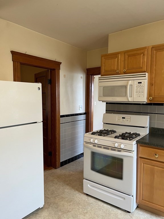 19 Tatman Street Worcester, MA 01607 - Photo 4 of 30 Gallery Image 4