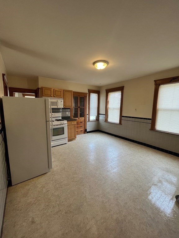 19 Tatman Street Worcester, MA 01607 - Photo 6 of 30 Gallery Image 6