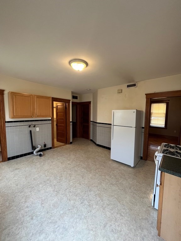 19 Tatman Street Worcester, MA 01607 - Photo 7 of 30 Gallery Image 7