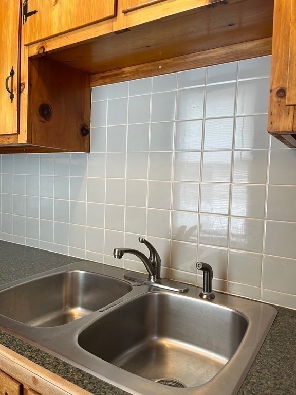 19 Tatman Street Worcester, MA 01607 - Photo 8 of 30 Gallery Image 8