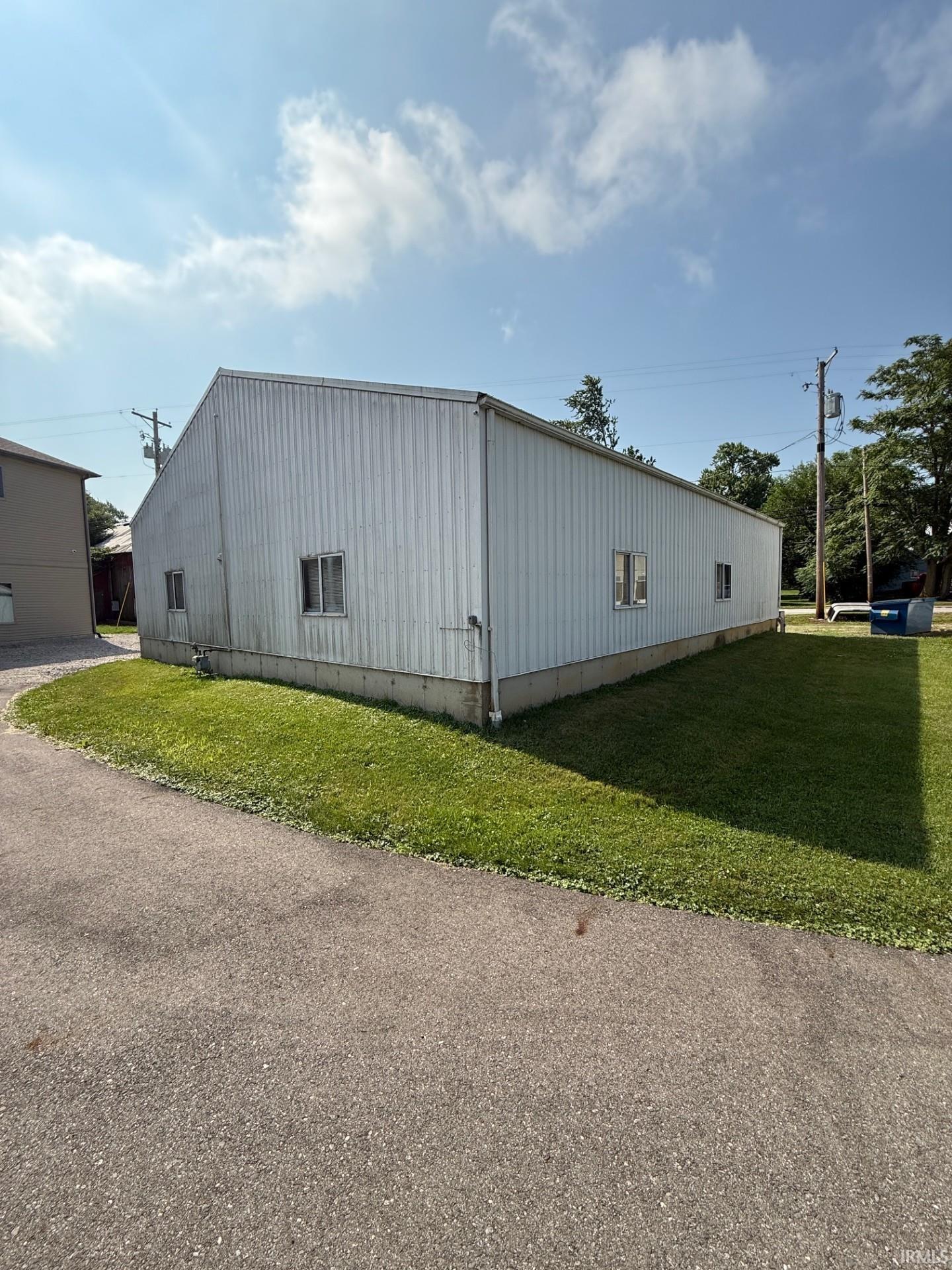 17315 Antwerp Road Harlan, IN 46743 - Photo 3 of 13 Gallery Image 3